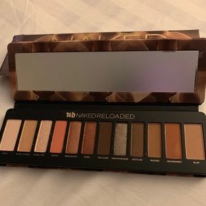Naked Reloaded Eyeshadow by Urban Decay NIB retired. Rare. 🤩 what a pallet!